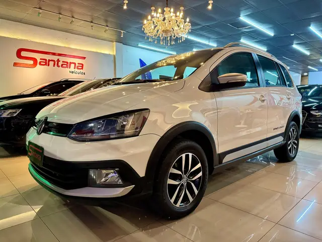 Carro Volkswagen SpaceCross 2015 1.6 16V MSI I-Motion (Flex)