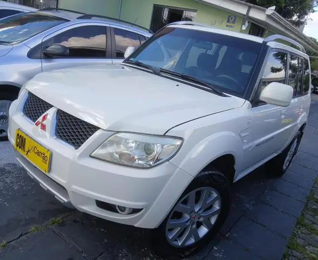 Carro Mitsubishi Pajero TR4 2011 2.0 16V (Flex)