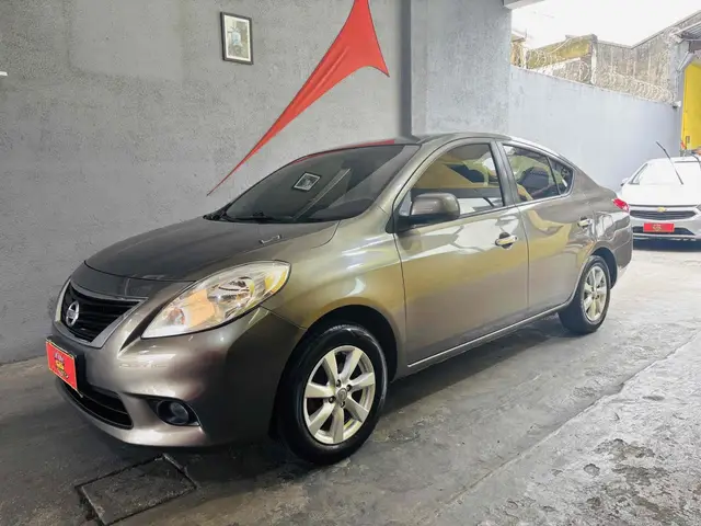 Carro Nissan Versa 2013 1.6 16V SL (Flex)