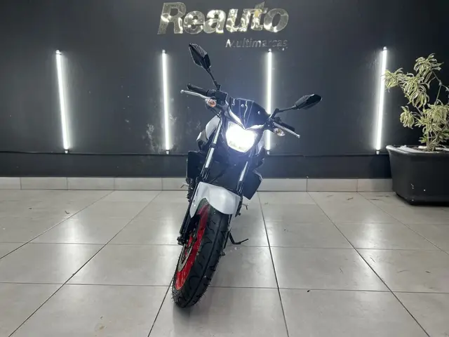 Carro Yamaha MT-03 2020 ABS