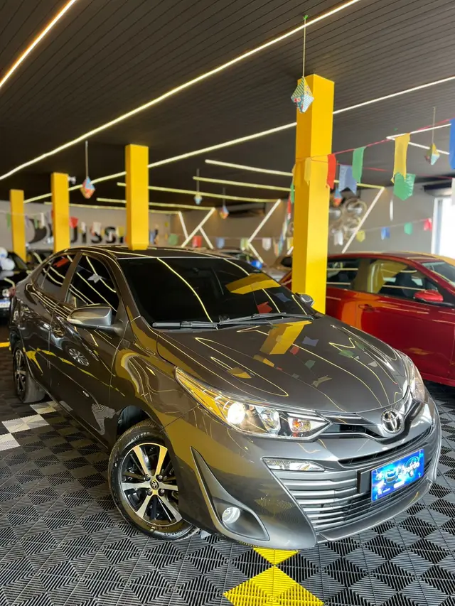 Carro Toyota Yaris Sedan 2022 1.5 XLS Connect CVT (Flex)