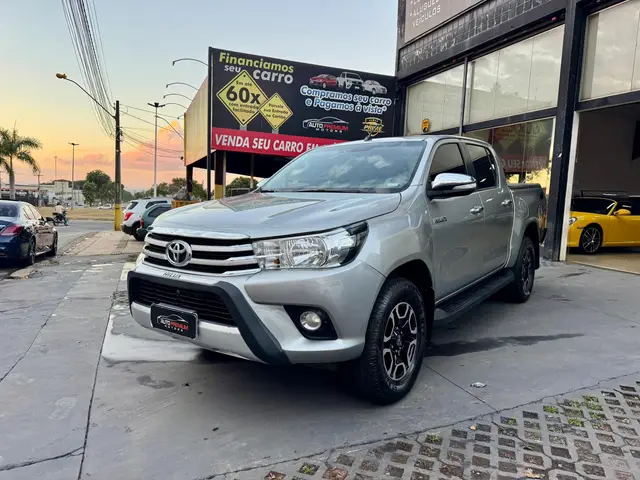 Carro Toyota Hilux Cabine Dupla 2017 Hilux 2.8 TDI SRV CD 4x4 (Aut)