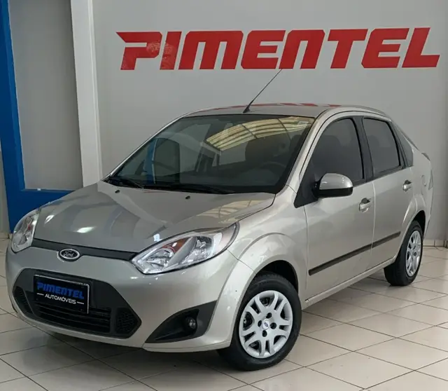 Carro Ford Fiesta Sedan 2014 SE 1.6 Rocam (Flex)