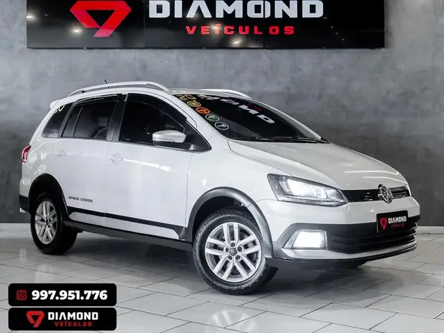 Carro Volkswagen SpaceCross 2015 1.6 8V I-Motion (Flex)