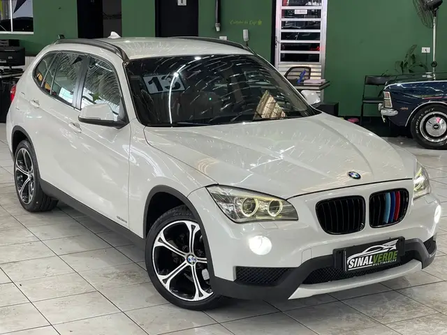 Carro BMW X1 2013 2.0 sDrive18i (aut)