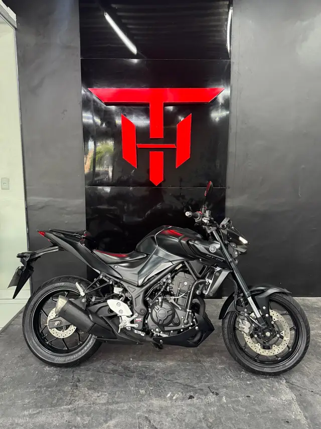 Carro Yamaha MT-03 2023 ABS