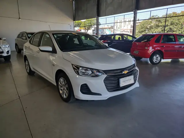 Carro Chevrolet Onix Plus 2023 LT 1.0
