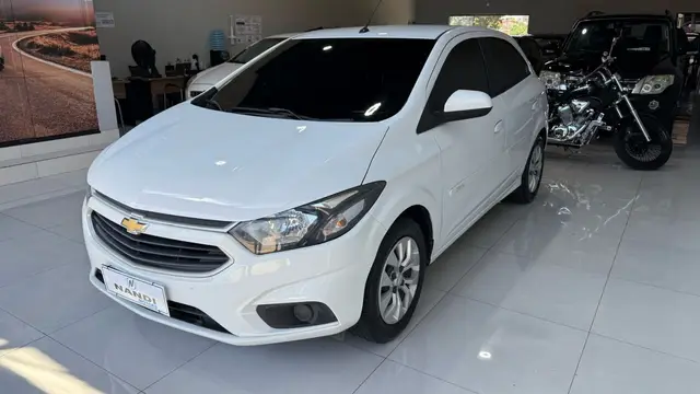 Carro Chevrolet Onix 2018 LT 1.4 8V FlexPower 5p Mec.