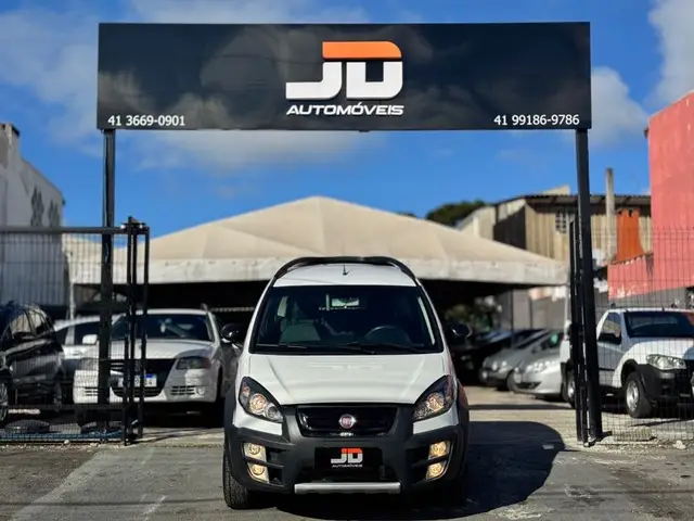 Carro Fiat Idea 2013 Adventure 1.8 16V E.TorQ (Flex)