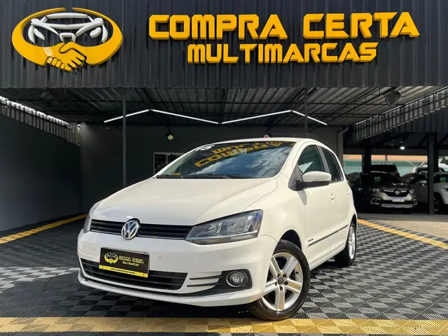 Carro Volkswagen Fox 2015 Highline I-Motion 1.6 16v MSI (Flex)