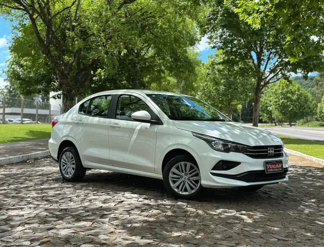 Carro Fiat Cronos 2023 Drive 1.3 (Flex) AT