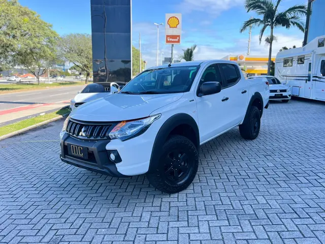 Carro Mitsubishi L200 Triton Outdoor 2024 GLX 2.4 Turbo