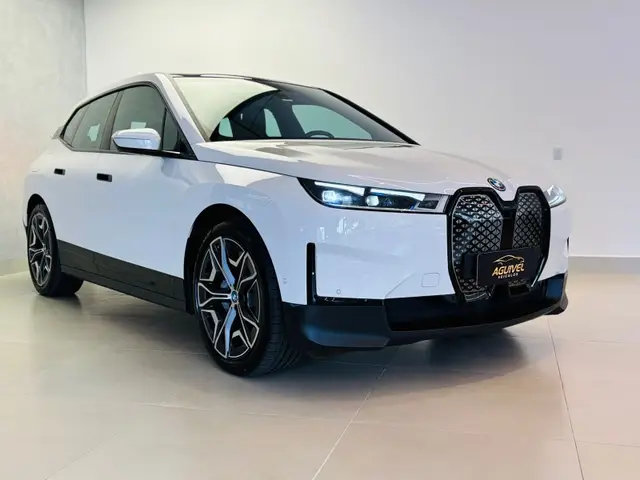 Carro BMW iX 2023 xDrive40 (Aut.) (Elétrico)