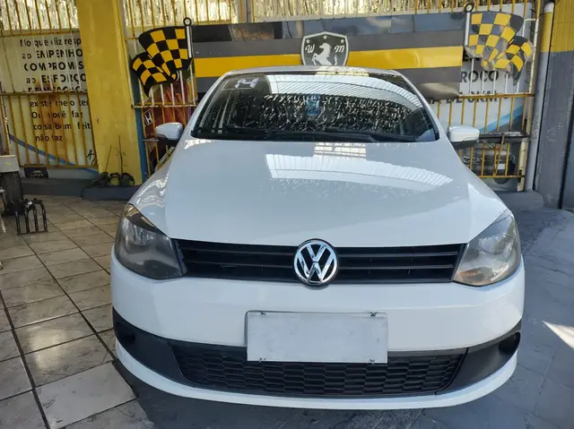 Carro Volkswagen Fox 2014 1.0 TEC (Flex) 4p