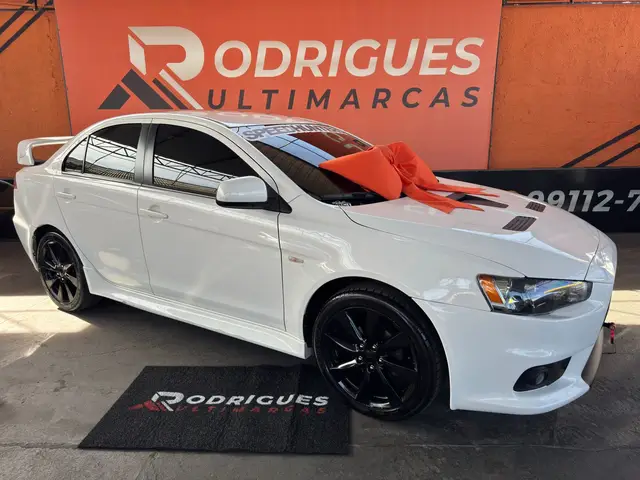 Carro Mitsubishi Lancer 2013 2.0 16V