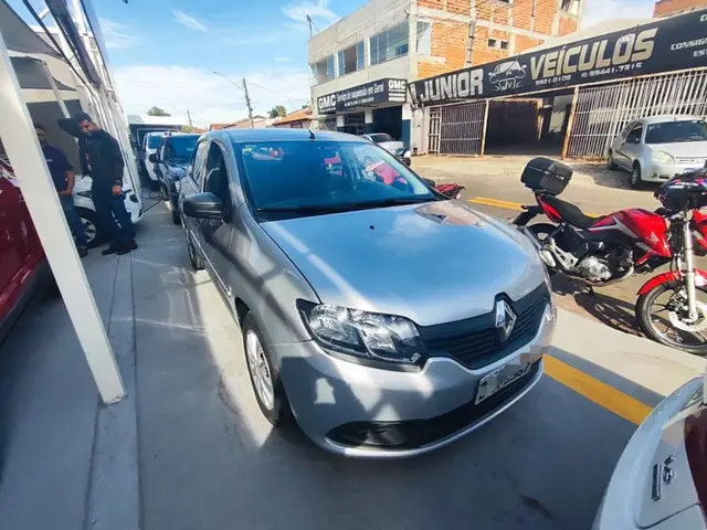 Carro Renault Logan 2014 Authentique 1.0 16V (flex)