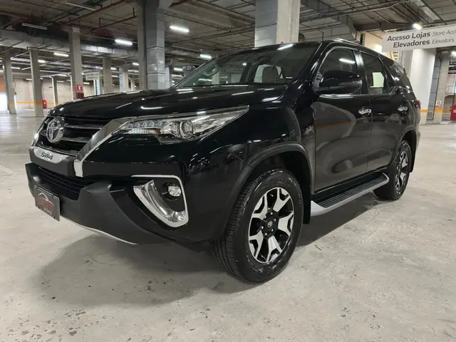 Carro Toyota SW4 2020 2.8 TDI SRX 5L 4x4 (Aut)