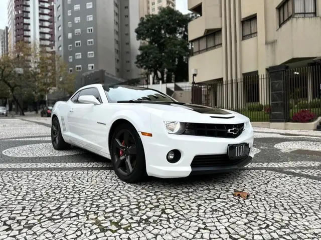 Carro Chevrolet Camaro 2011 6.2 2SS