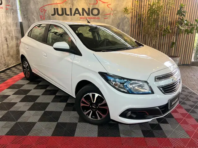 Carro Chevrolet Onix 2015 1.4 LTZ SPE/4 (Aut)