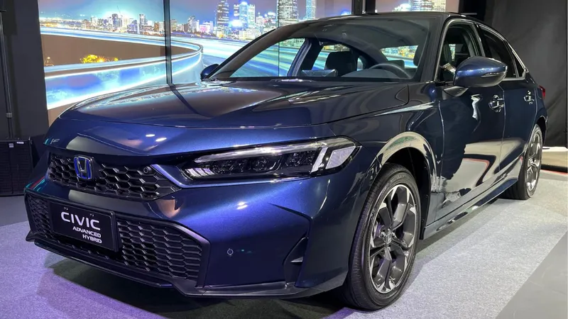 Novo Honda Civic segue híbrido e econômico, mas muda cara no Brasil