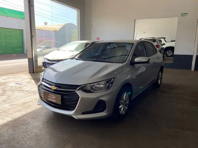Carro Chevrolet Onix 2023 LT 1.0