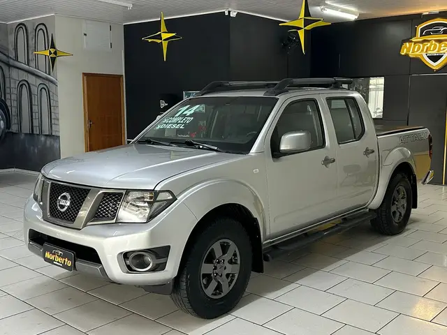 Carro Nissan Frontier 2014 2.5 TD CD 4x4 SV Attack