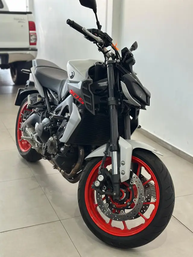 Carro Yamaha MT-09  2021 ABS