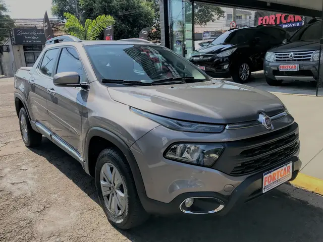 Carro Fiat Toro 2021 Endurance 1.8 MT5 FLEX 4P