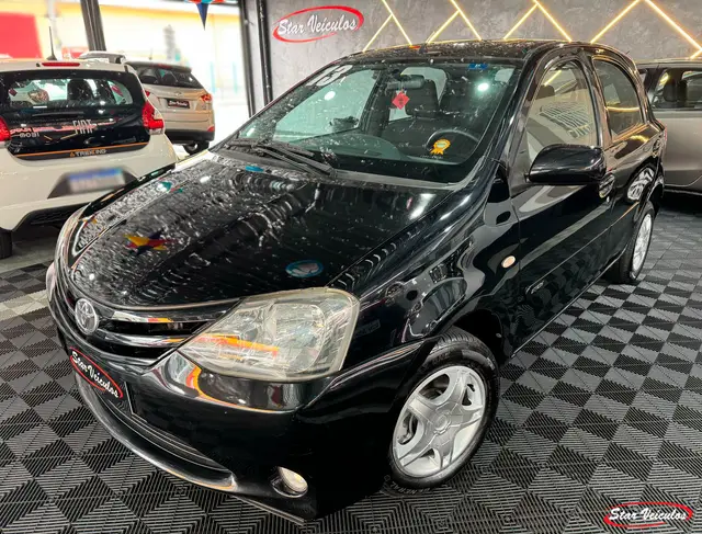 Carro Toyota Etios 2013 XS 1.3 (Flex)