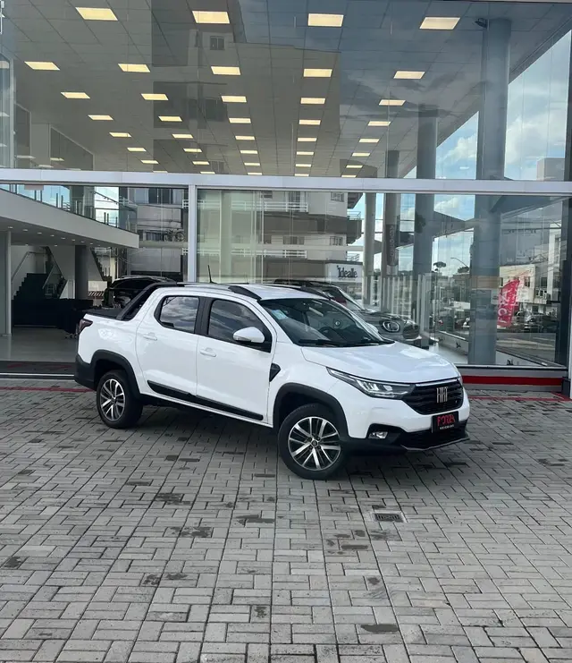 Carro Fiat Strada 2021 Volcano 1.3 CD (Flex)