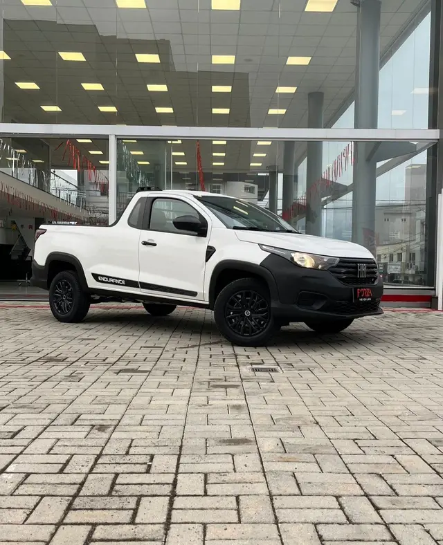 Carro Fiat Strada 2023 Endurance 1.4 Cabine Plus (Flex)