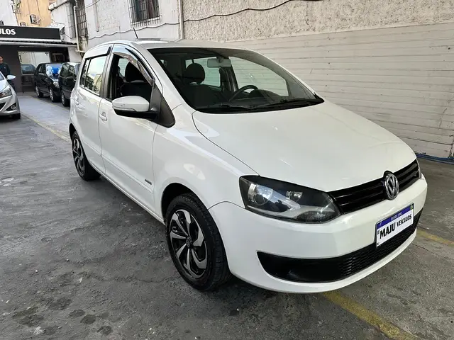 Carro Volkswagen Fox 2013 1.0 TEC (Flex) 4p
