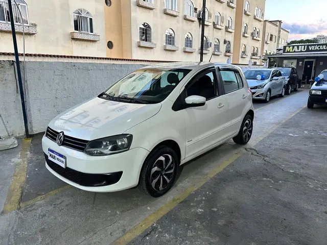 Carro Volkswagen Fox 2013 1.0 TEC (Flex) 4p