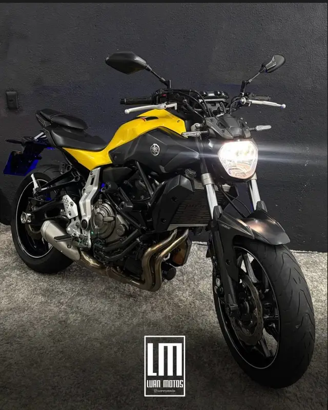 Carro Yamaha MT-07 2017 ABS