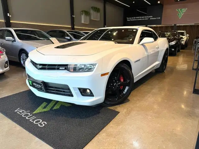 Carro Chevrolet Camaro 2015 SS 6.2