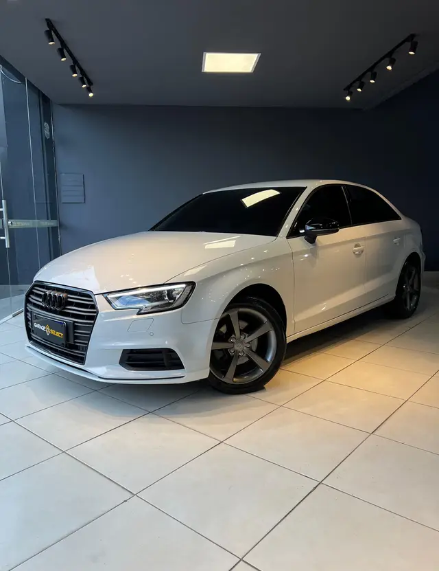 Carro Audi A3 2018 1.4 TFSI Ambiente Tiptronic (Flex)