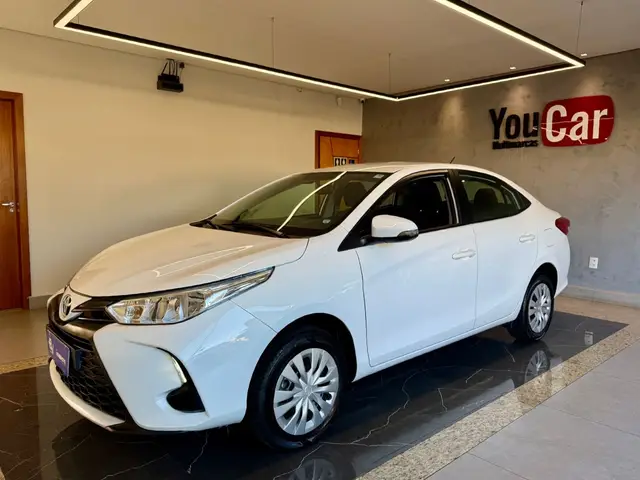 Carro Toyota Yaris Sedan 2023 XL 1.5 Flex 16V 4p Aut.