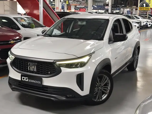 Carro Fiat Fastback 2024 Turbo 200