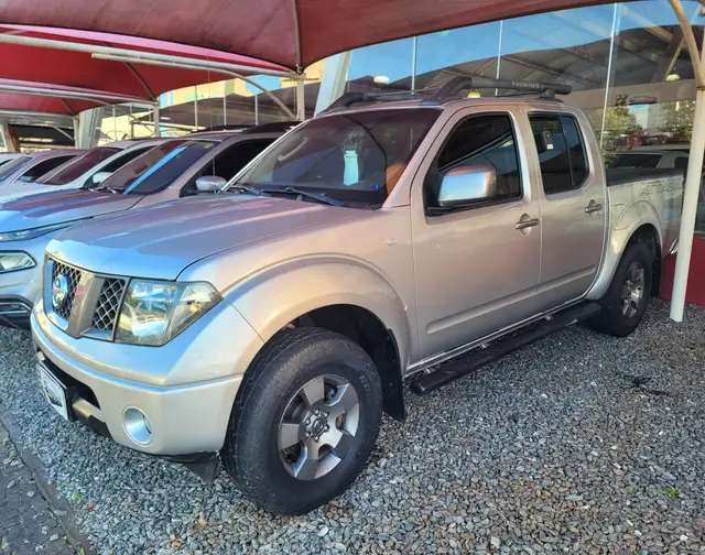 Carro Nissan Frontier 2013 SE Attack 2.5 4X4 (Cab.Dupla)