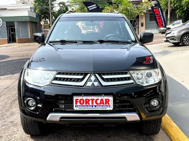 Carro Mitsubishi Pajero Dakar 2015 3.2 HPE 4WD (Aut)