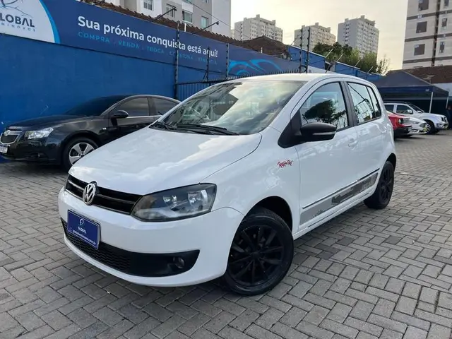 Carro Volkswagen Fox 2014 1.6 VHT Rock in Rio (Flex)
