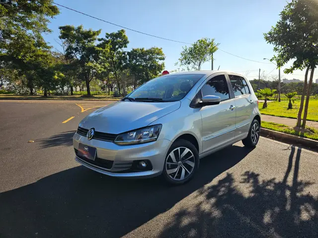 Carro Volkswagen Fox 2015 Comfortline 1.6 MSI (Flex)