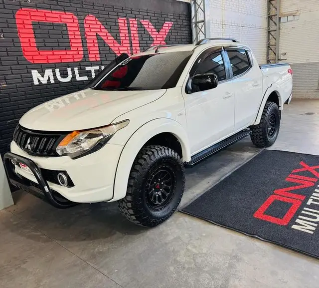 Carro Mitsubishi L200 Triton Sport 2020 2.4 CD 4x4 Dies.
