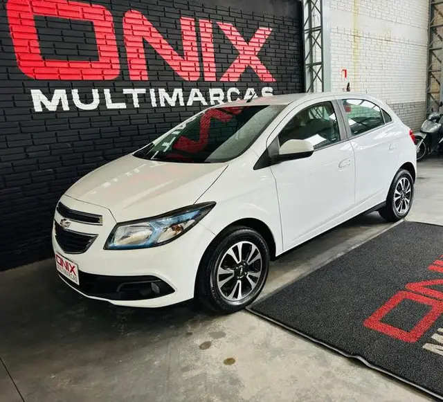 Carro Chevrolet Onix 2015 1.0 LS SPE/4