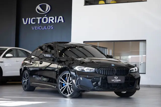 Carro BMW 330e 2023 M Sport 2.0 Turbo (Aut.) (Híb.)