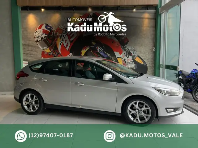 Carro Ford Focus Hatch 2018 SE Plus 2.0 PowerShift