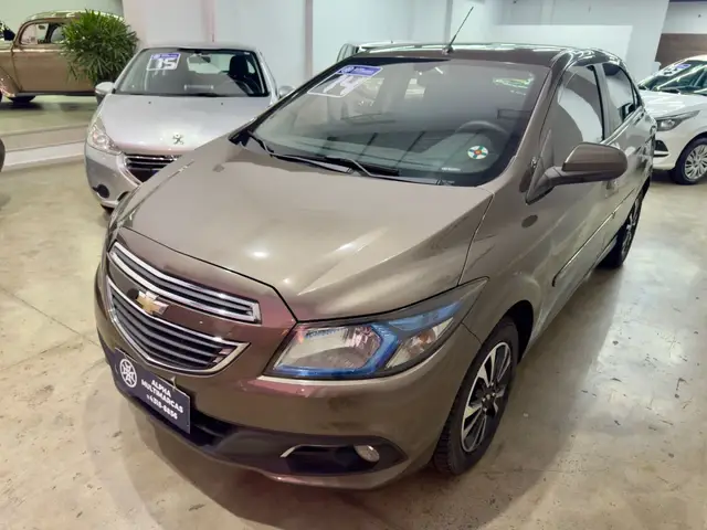 Carro Chevrolet Onix 2014 1.4 LT SPE/4