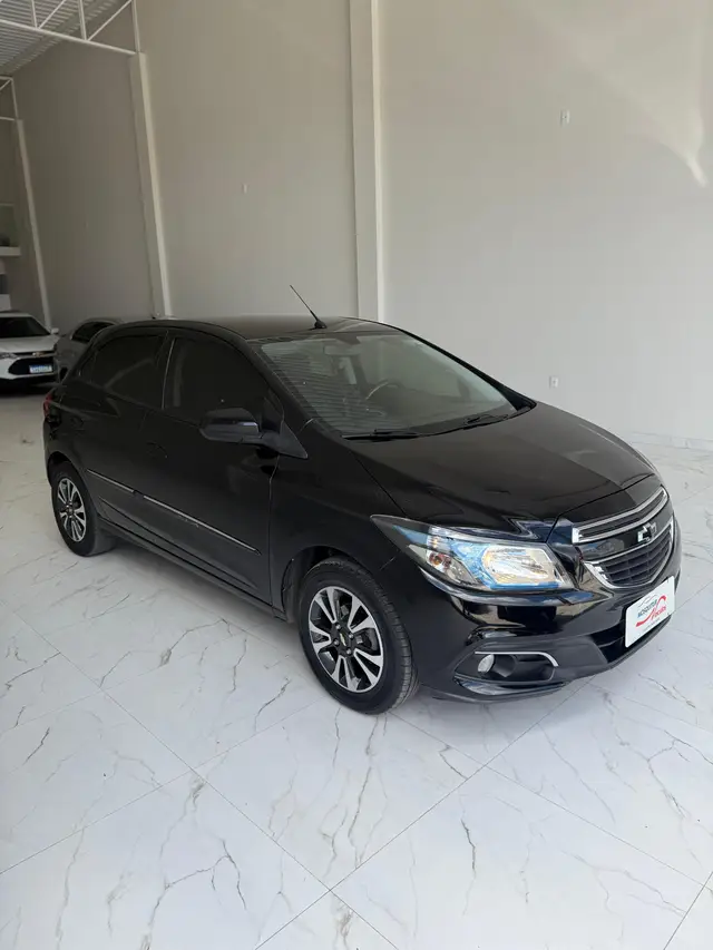 Carro Chevrolet Onix 2014 HATCH LTZ 1.4 8V FlexPower 5p Mec.