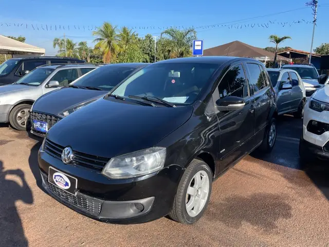 Carro Volkswagen Fox 2011 1.0 8V (Flex) 4p