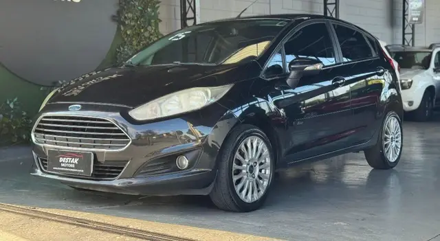 Carro Ford Fiesta Hatch 2015 SE 1.6 8V Flex 5p